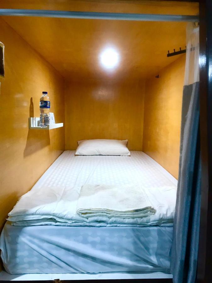 Bu Sepuh Guesthouse Sangkanurip Exteriör bild