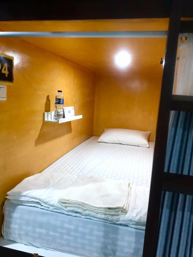 Bu Sepuh Guesthouse Sangkanurip Exteriör bild